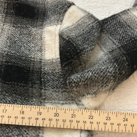 NWT Joie boxy plaid jacket, women’s size small. Black and white, cute hoodie! - Picture 6 of 6